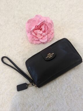 COACH Black Leather Wristlet Wallet Many Pockets Card Slots With Hangtag